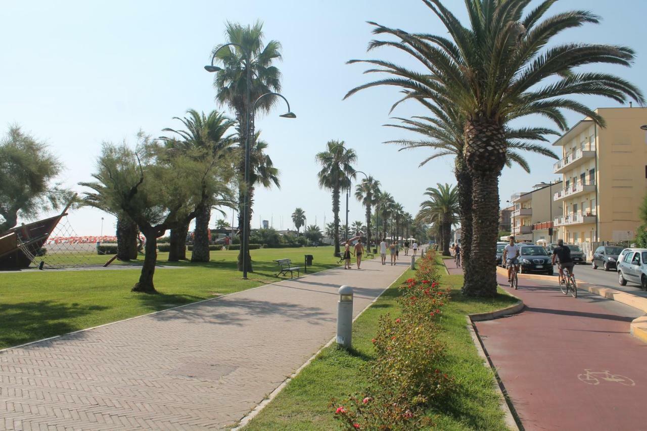 Residenza Domo Apartamento Porto SantʼElpidio Exterior foto